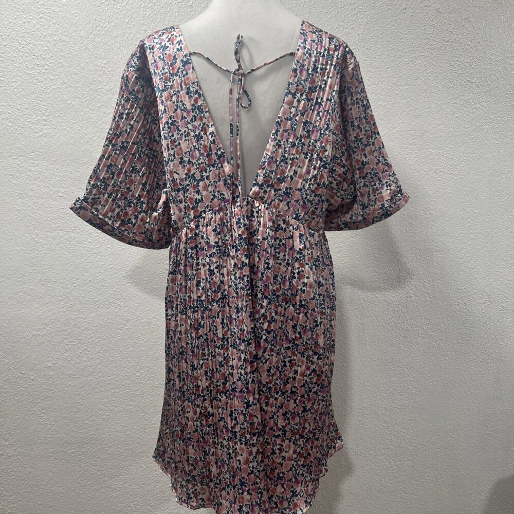 Lulus Womens Dress Floral Purple Pink‎ White Tie Back Accordian V-neck XL NEWT - Picture 7 of 16